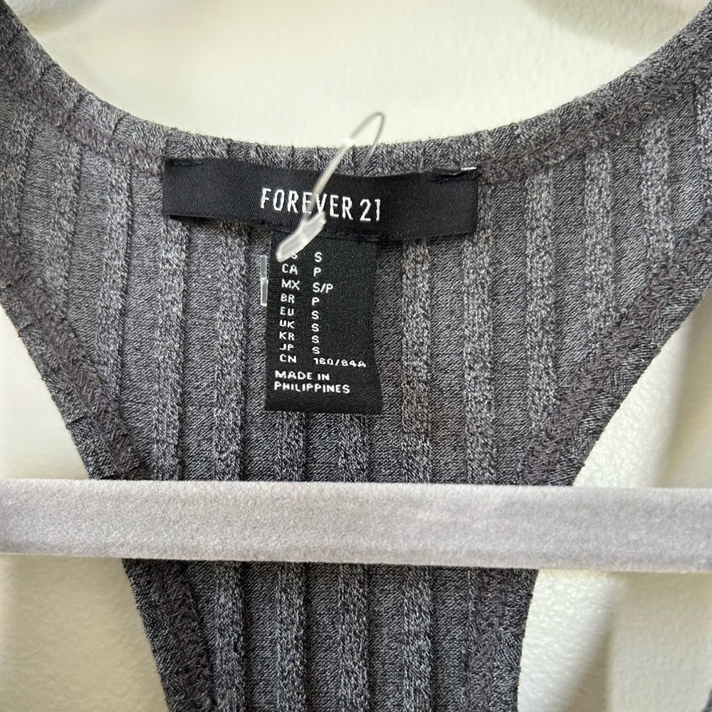 NWOT Cropped Gray Racerback Tank - Picture 2 of 4
